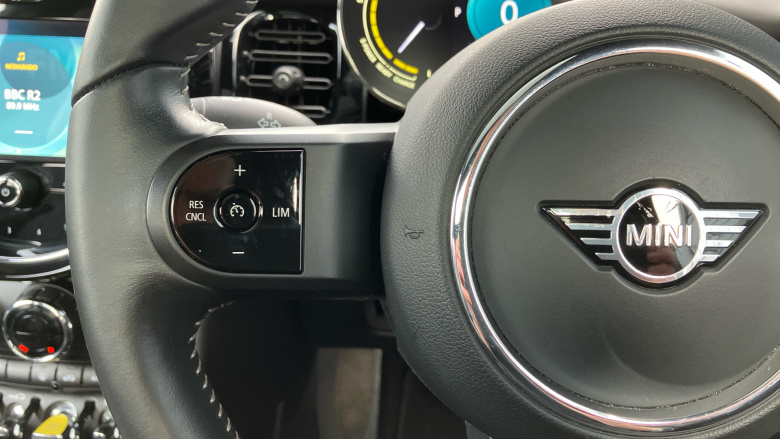 MINI Hatchback 135kW Cooper S Level 3 33kWh 3dr Auto Electric Hatchback